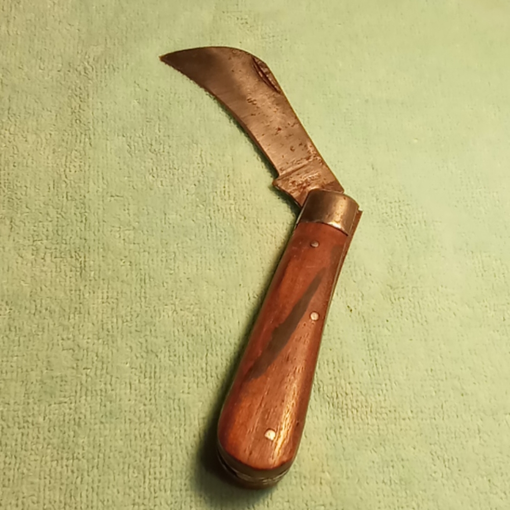 Very strong antique knife